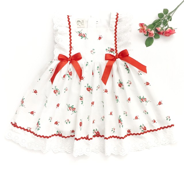 仕立屋コラボ リネン風 レッドツインリボンワンピース Heart Spring スモッキングワンピースと可愛い子供服