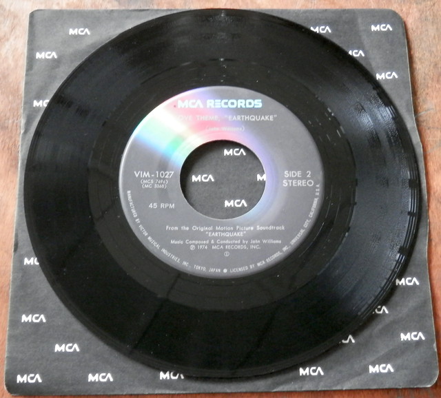 74 Ep 大地震 ジョン ウイリアムス 音盤窟レコード