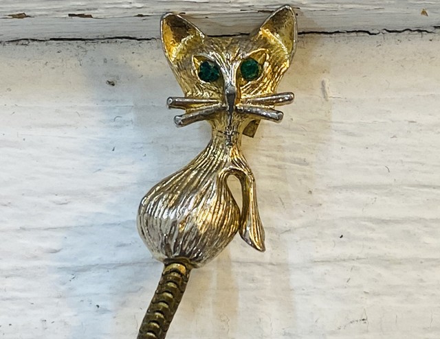 尻尾の長い猫さんの小さめブローチ フランスより入荷 60年代くらい ヴィンテージアクセサリー Weekendcats