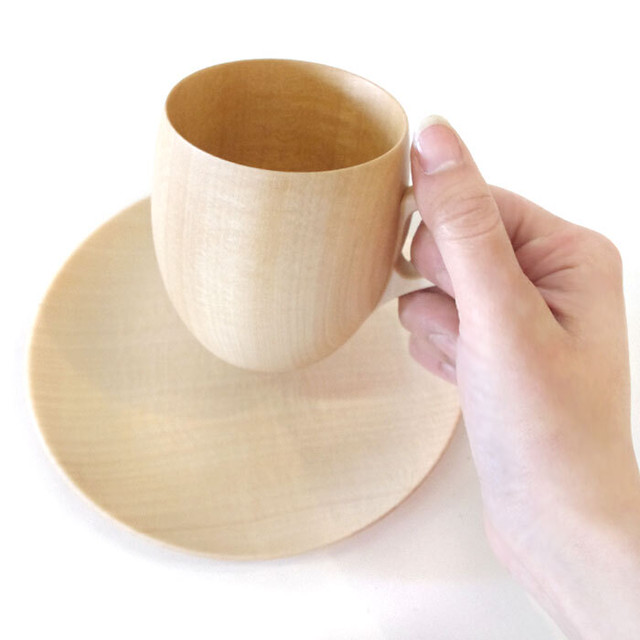 旭川クラフト Cara カラ マグカップ 高橋工芸 おうちカフェ 北欧ナチュラルとも相性 道産のシナの木を使用したシンプルでおしゃれな まあるい形がかわいい木製のマグカップ 母の日 結婚祝い 誕生日プレゼント ギフトにも クラフト舘 雄大な北の大地からの
