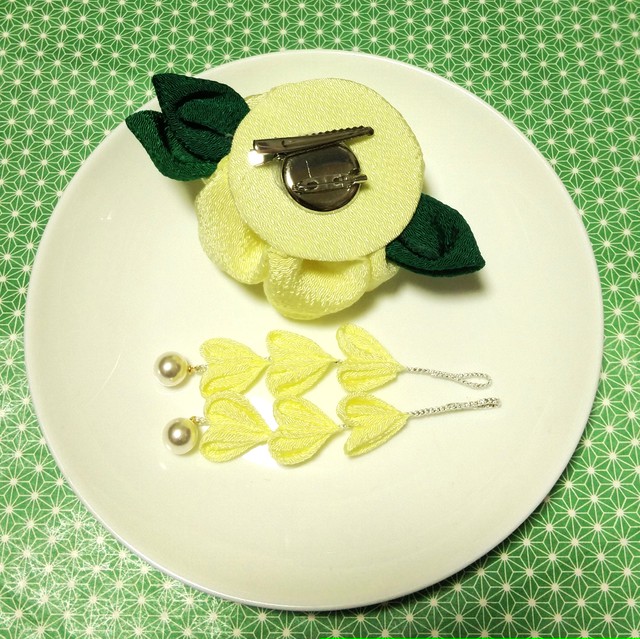 髪飾り 髪飾り黄色 レモン色 成人式 卒業式七五三 浴衣 Kamikazarin つまみ細工髪飾り 成人式髪飾り 七五三髪飾り 卒業式髪飾り