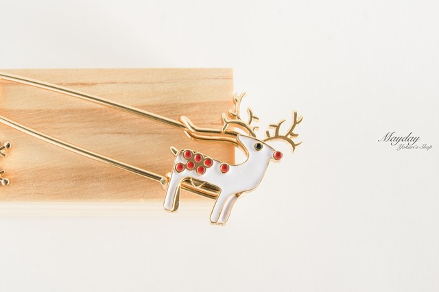 Christmasシリーズ 可愛いトナカイと雪の结晶のブローチ Mayday Yokuri S Shop