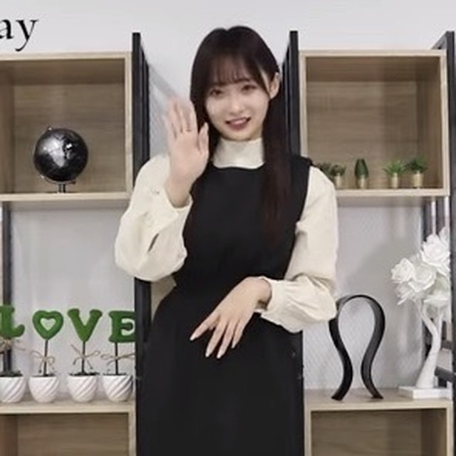 石川 翔鈴 様着用アイテム ストラップワンピースとパフ袖ブラウスのセットコーデ レディースファッション通販 Foxx Co フォックス