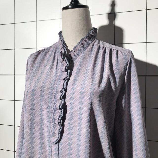 送料無料 80s Diagonal Stripe Pattern Frill Design Blouse くすみカラー 斜めボーダー ストライプ柄 フリル デザイン 長袖 ブラウス シャツ ヴィンテージショップ Smoke