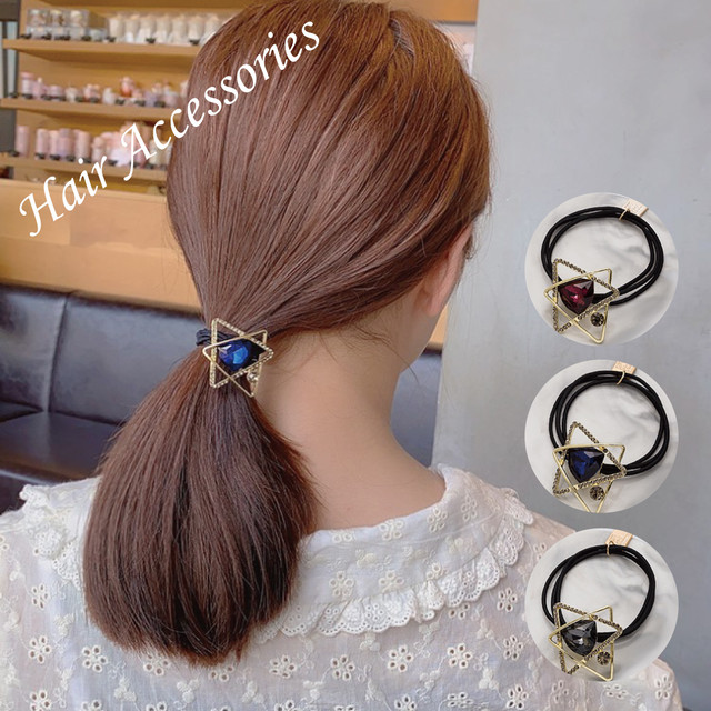 ヘアゴム ヘアアクセサリー 髪留め 髪飾り ゴム 三角 トライアングル ジュエリー ストーン キラキラ 可愛い ヘアーゴム ゴム 大人っぽい 大人 ヘアアクセ 結婚式 パーティー 普段 人気 ギフト プレゼント レディース レッド ブラック ブルー Accessorys924