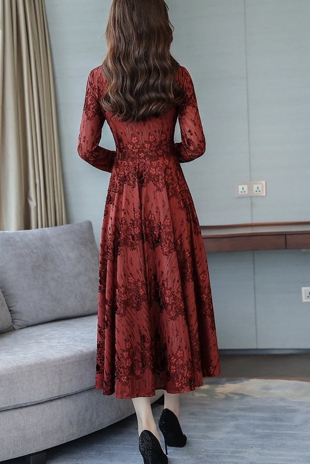 Onepiece レッドステッチミモレワンピース エレガントかつフェミニン 通勤 デート 食事会 エレガントなレッドカラーでミモレワンピース が上品レディな印象に Eclatloulou