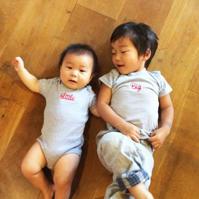 2人姉妹兄弟でお揃い ロンパース Tシャツ2枚組ギフトセット Little Big 出産祝い Iicoto Baby Gift イイコト ベビー ギフト