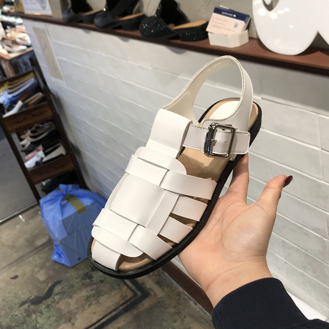 サンダル かわいい レディース ブランド 歩きやすい 人気 痛くならない おしゃれ おすすめ 大きいサイズ お揃い 可愛い 韓国 カジュアル きれいめ 通販 疲れない 通勤 夏 流行り ママ 安い 育児 ヒール 低め 低い 黒 白 茶色 ブラック ホワイト