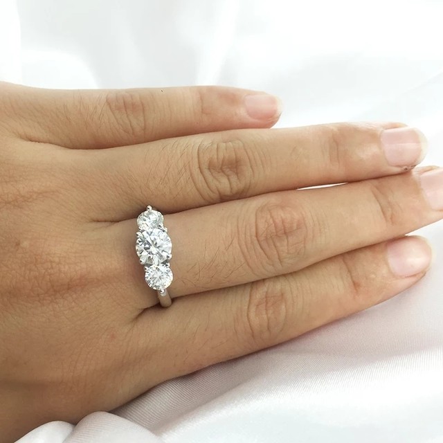 2カラット モアサナイト リング 婚約指輪 結婚指輪 セレクトショップ 人工ダイヤモンド モアサナイト Ruce