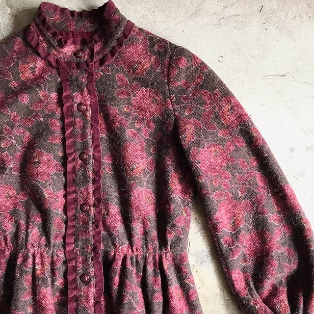 スタンドカラーワンピース 花柄 総柄 Used Light Cave Attic Of Alice