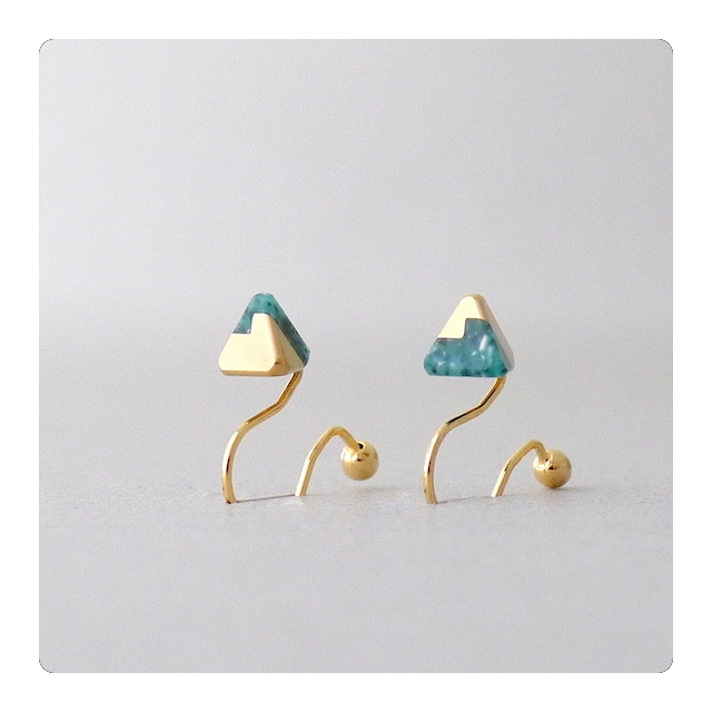 三角イヤリング 苔ｘ真鍮 Tontenkan