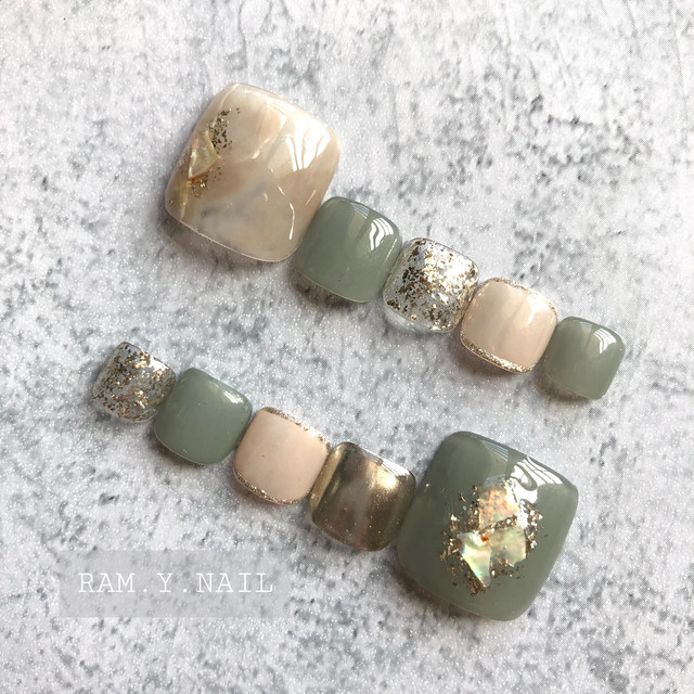 ニュアンス ペディチップ カーキ グレージュ ちぐはぐネイル ネイルチップ No53 Ram Y Nail