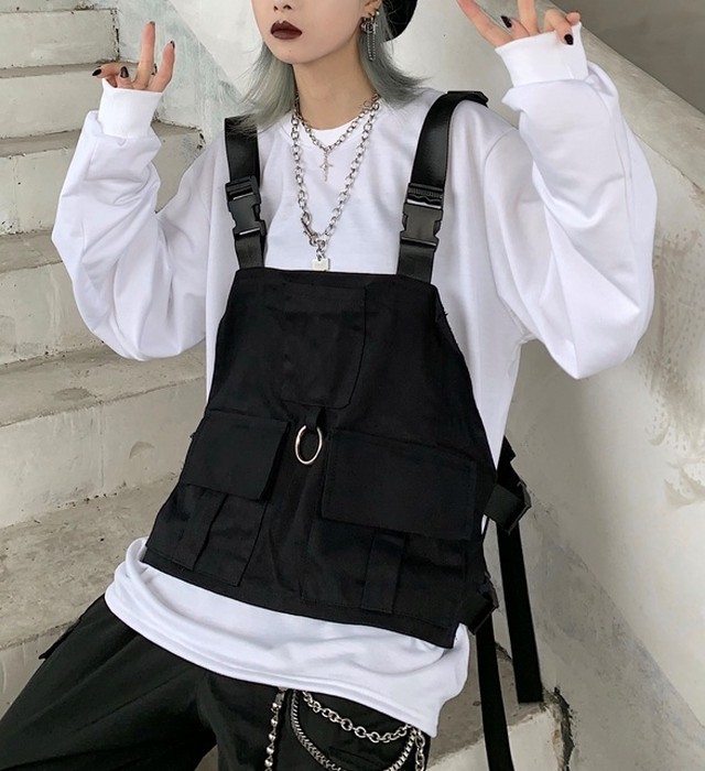 個性的なベストがカッコいい セット ベスト 黒 ロングｔシャツ 白 Stepwall