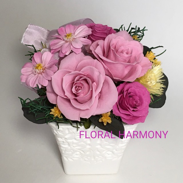 ギフト フラワーギフト プリザーブドフラワー フラワーギフト ピンクのバラ ピンクジニア 母の日 誕生日 お祝い かわいい花 プリザーブドフラワーのfloral Harmony