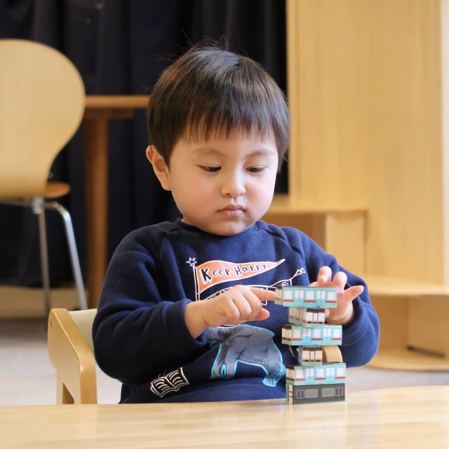 3歳 4歳 5歳以上対象 電車ジェンガ作成キット 15個セット 知育玩具 おもちゃ 積み木 シール 幼児教室レクルン 幼児教室レクルンの知育玩具 おもちゃ 工作キット ハンドメイド教材