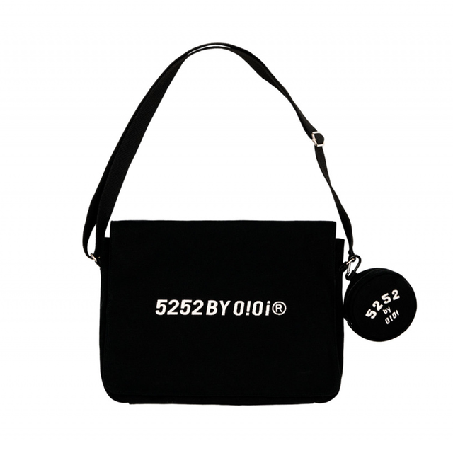 5252 By Oioi 5 B O Canvas Cross Bag Black 正規品 韓国ブランド 韓国通販 韓国ファッション 韓国代行 カバン ショルダーバッグ オアイオアイ Bonz 韓国 ブランド 正規品のみ