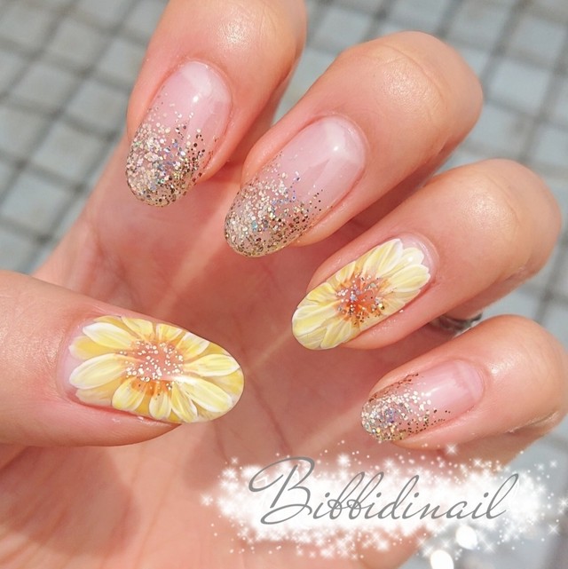 キラキラひまわりネイル Nailtipshop Bibbidi