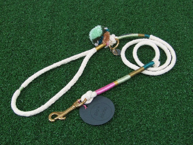 ドッグリード/ロープ/ナチュラルホワイト/ボンボン/ゴールド金具【ナチュラルなロープがおとなしく可愛い!!ボンボンにはライトグリーンやライトピンクが入っていて、まるでアイスクリームの様♡】【ハワイのデザイナーによる手づくり】【一点物】【オリジナル】【ハワイ】