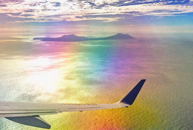 八木千賀子 ポストカード 虹色の海の向こうには八丈島 Hituziyagitokage