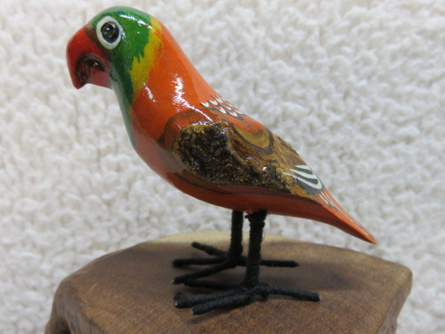 アウトレット品 アジアン雑貨 ボタンインコ 置物 Cタイプ 木製 オブジェクト バードカービング 鳥の彫刻 オウム 鸚鵡の館