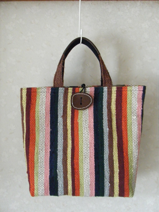 送料無料 カラフルストライプ裂き織りバッグ Sakiorihiro