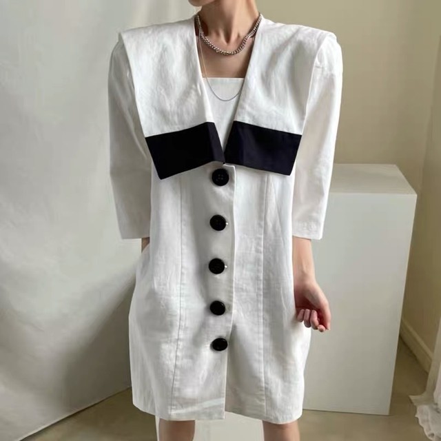 big collar dress