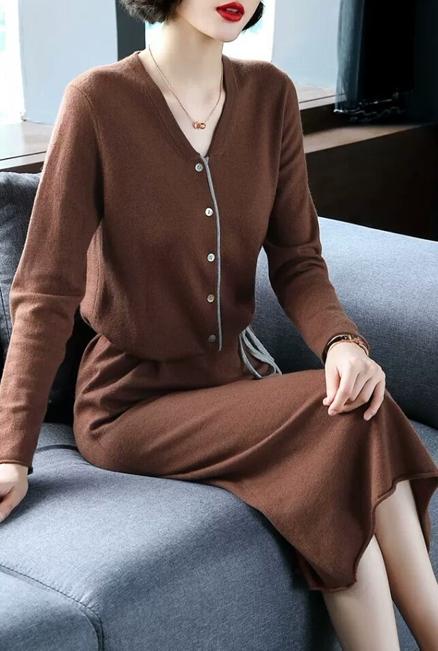 秋冬ワンピース ゆるスタイル 膝下ロングセーター Vネック ニット ドレス 韓国風 Miya