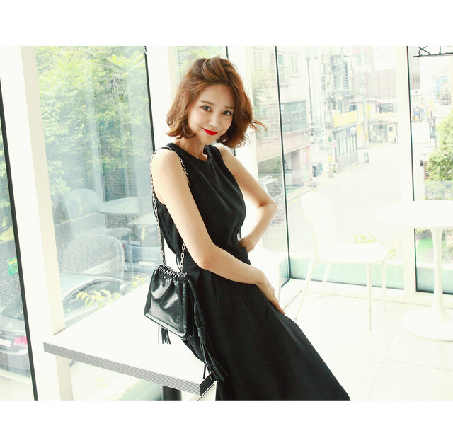 韓国限定品 ウエストストラップフレアワンピース ブラック ノースリーブワンピース 韓国 夏コーデ 夏ファッション Apaiti