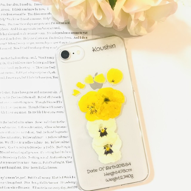 手形足形フローティングフラワーアートスマホケース押し花押しフルーツ黄色系 手形足形アート花フラワーメモリアルグッズとハンドメイドminato