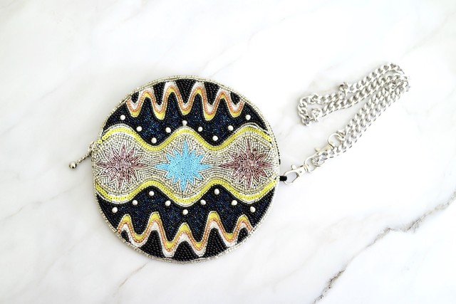 【刺繍ラウンドポーチ】 "UNIVERS!"