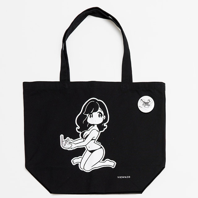 Conix 缶バッジ付き トートバッグ サイズ M 色 ナチュラル Viewn