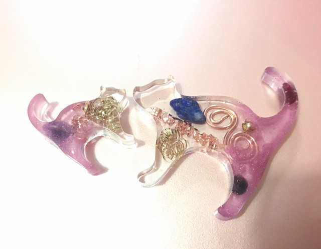 保護力 パワフルな魔力 浄化力 猫 全ての波動をプラスへ導くオルゴナイト エネルギー入れして更にパワーアップしてあります 動物の中で最も魔力があると言われている猫 邪悪なエネルギーをプラスに 月香館 女神のリリス屋 光のエネルギー