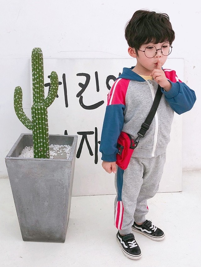 Huzh0079 男の子 長袖パーカー ボトムス セットアップ ライン入り レッド 韓国 子供服 男の子 セットアップ 子供服 男の子 ズボン Choa2 Closet