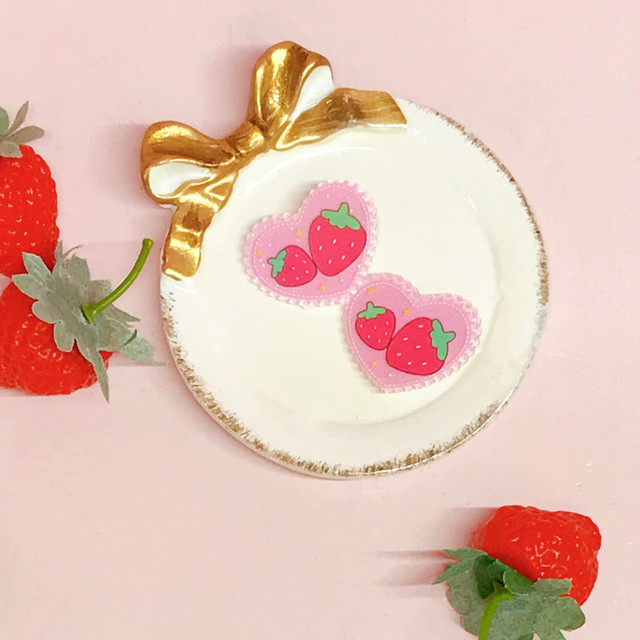 即納 苺レースハートミニヘアクリップ いちご雑貨専門店strawberry Box