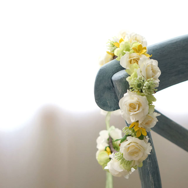 グリーンとクリーム色バラの 花冠 アトリエ ペルル 花嫁さまの理想を叶える 素敵なブーケと装花