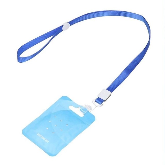 お手元在庫限り 即発送 500枚セット 日本製 ウイルスシャットアウト 空間除菌カード 首掛け ウィルスブロッカー 除菌 ウイルス対策 ウイルス除去 花粉症 消毒 消臭 予防 携帯型グッズ ネックストラップ付属 ウイルスブロッカー 二酸化塩素配合 Ninkiburando