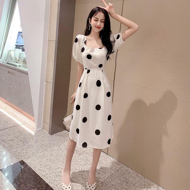 ビッグドット レトロ バックリボン ワンピース パフスリーブ ひざした丈 ひざ下丈 膝下丈 膝丈 スクエアネック 大きいサイズ 袖あり お嬢様 大人可愛い ガーリー カジュアル かわいい きれいめ 綺麗め クラシック 上品 清楚 フォーマル 春夏 お出かけ お呼ばれ 結婚式