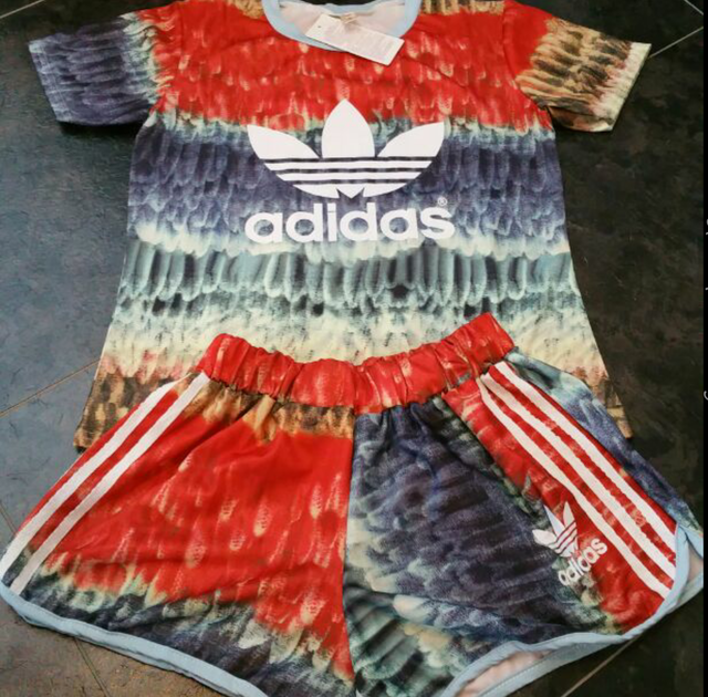 １点限り 最安値 アディダス風 セットアップ レディース スポーティー 韓国 パロディ Select Shop Acchan