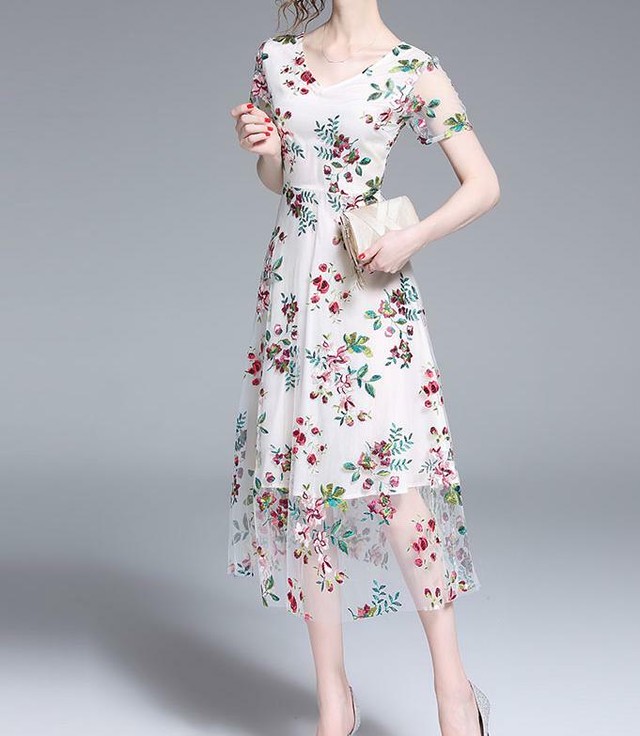 花柄刺繍ワンピース 半袖 フラワー チュールスカート 結婚式 女子会 お呼ばれ パーティードレス ロング 大きいサイズ ミモレ丈 白 ホワイト 韓国アパレル 通販サイト ネットショップ Amour