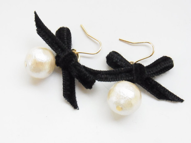 新作 コットンパールリボンピアス Joie