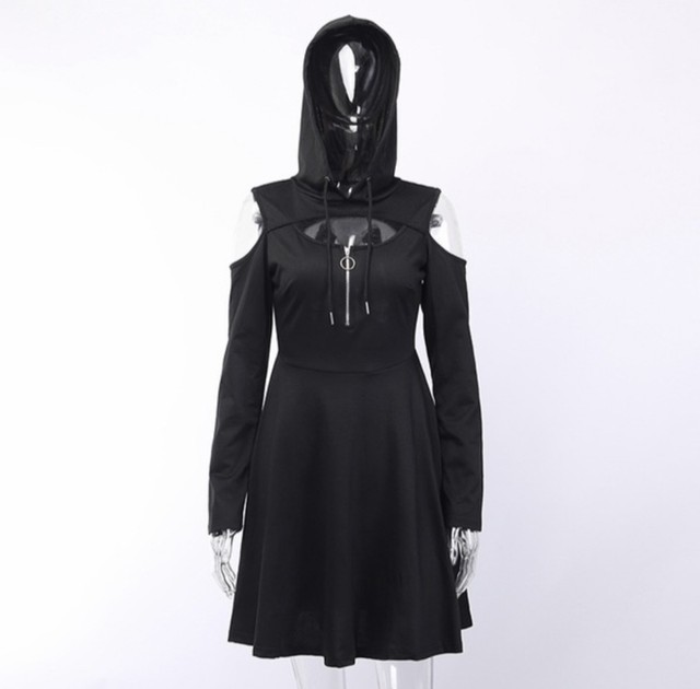 生産終了在庫限り 再々入荷 闇堕ちエロカワゴシック オープンショルダー フロントカットアウト 胸開き のフード付きワンピース ブラック フレア パーカーワンピ 長袖 ブラック 黒 ライブ イチゴちゃんショップ