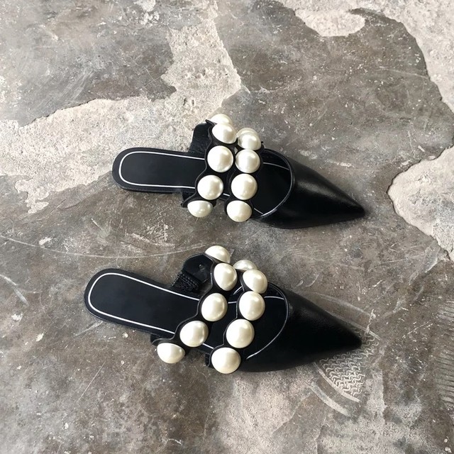 big pearl sandal