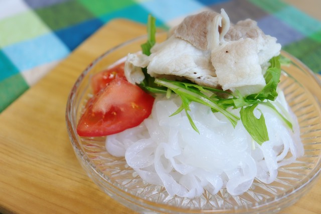 水洗いだけで食べられる【こんにゃくサラダ麺】5食セット(ごまドレッシング付き)