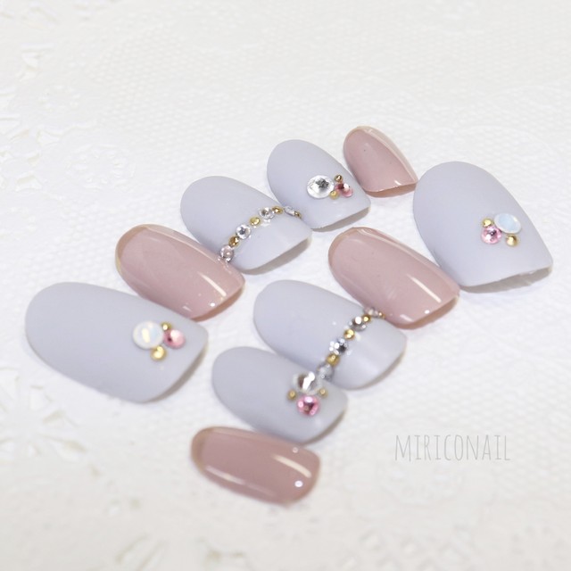 完成品ネイルチップ アイスグレーとくすみカラーのマットなシンプルネイルチップ 癒しのネイルチップmiriconailミリコネイル