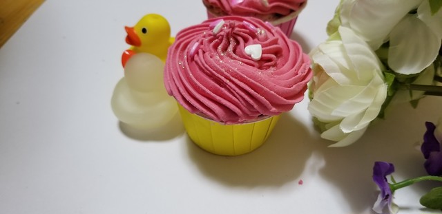 ユニコーンリング入り バスボムカップケーキ Littleduck