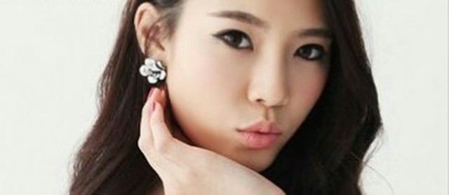 バラの形が印象的 華やかになれるピアス イヤーアクセサリーショップ Kixki