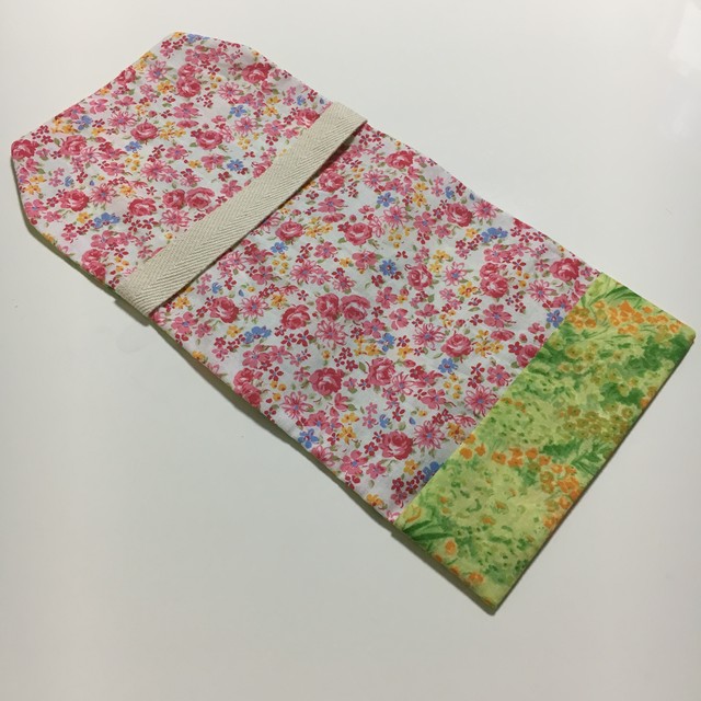 ブックカバー 文庫本 A6サイズ 草原柄 白地ピンク花柄 373 By Amazista