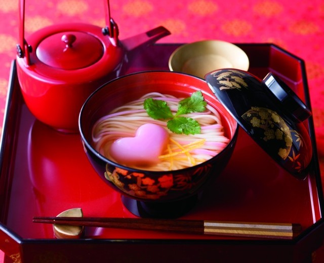ハート型のお餅と紅白うどんが可愛い ありがとうシリーズ 愛の力うどんのギフトセット15c 饂飩 ハート型餅 かつお節 わかめ ゴマ 粉末スープ付き 営業日5 7日で出荷予定 結婚式 引出物 内祝い 鰹節ギフト Ogh P33 Oga730 15 幸せデリバリー リングピロー