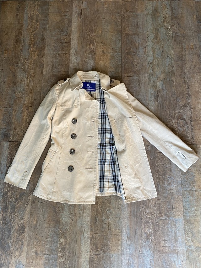 バーバリー ベージュショート丈コート レディース ブルーレーベル38サイズ 左エリ汚れ Cまたはd Sugarz