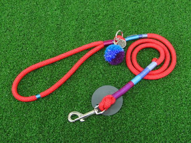 ドッグリード/ロープ/レッド/シルバー金具【人気のレッドにしっかり合うパープルやブルーの糸やボンボンで引き立ててます】【ハワイのデザイナーによる手づくり】【一点物】【オリジナル】【ハワイ】